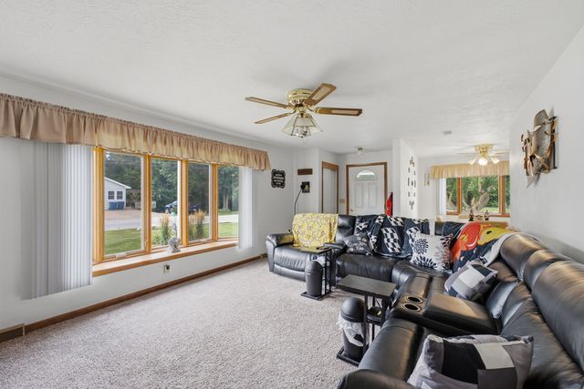 414 W 19th Avenue, Coal Valley, IL 61240