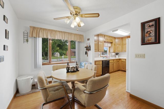 414 W 19th Avenue, Coal Valley, IL 61240