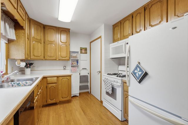 414 W 19th Avenue, Coal Valley, IL 61240