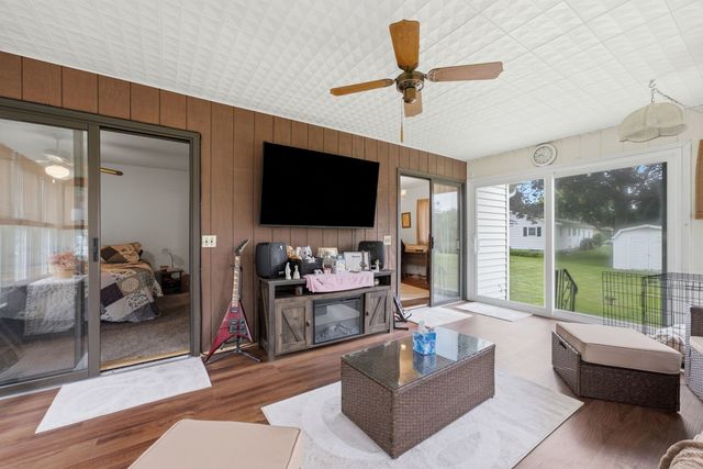 414 W 19th Avenue, Coal Valley, IL 61240