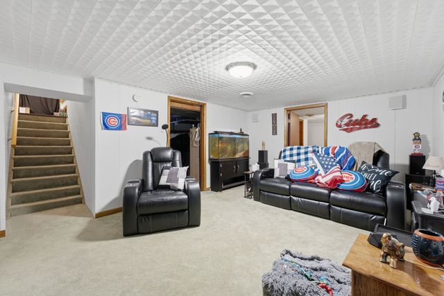 414 W 19th Avenue, Coal Valley, IL 61240