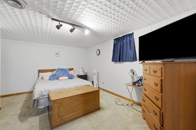 414 W 19th Avenue, Coal Valley, IL 61240