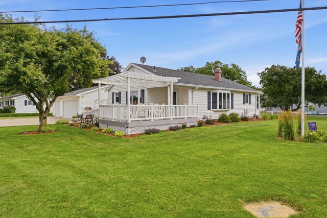 414 W 19th Avenue, Coal Valley, IL 61240