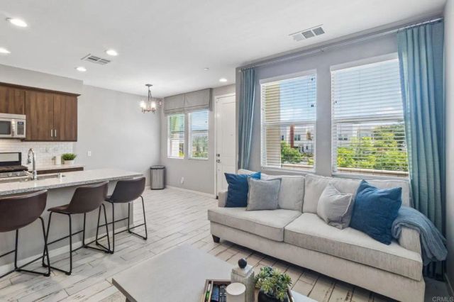 2054 Foxtrot Loop 3, Chula Vista, CA 91915
