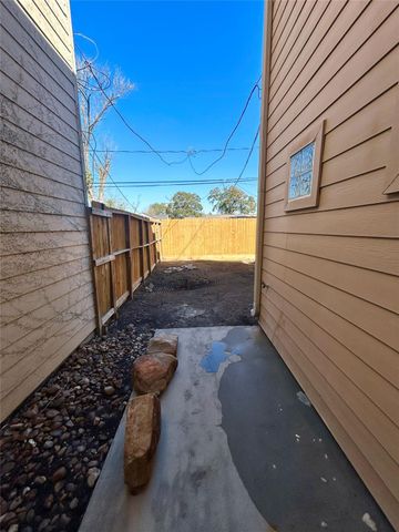 5127 Oasis Park, Houston, TX 77021