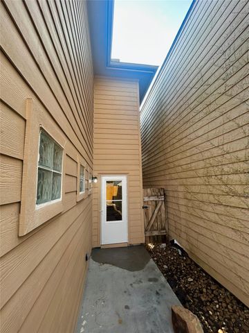 5127 Oasis Park, Houston, TX 77021