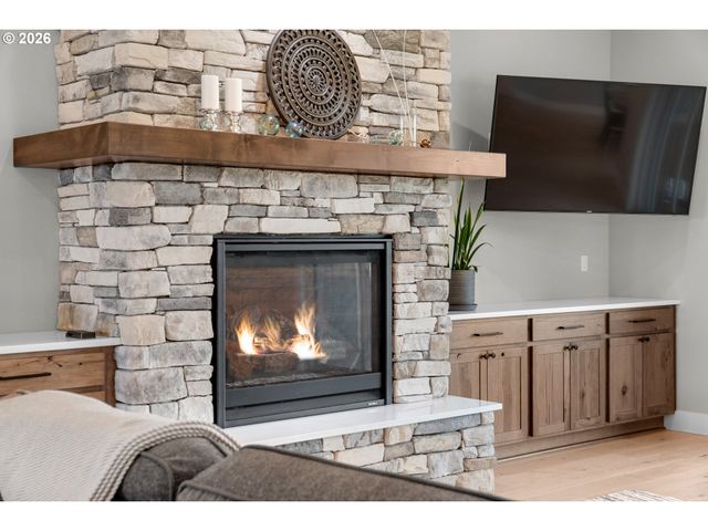 89120 ARROWHEAD Rd, Warrenton, OR 97146