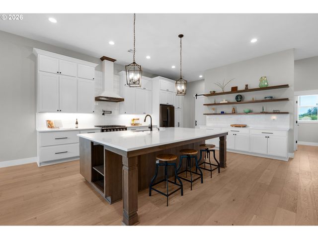 89120 ARROWHEAD Rd, Warrenton, OR 97146