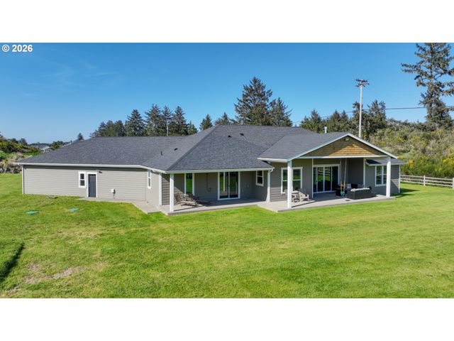 89120 ARROWHEAD Rd, Warrenton, OR 97146