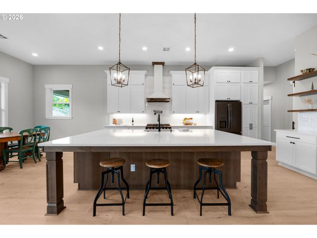 89120 ARROWHEAD Rd, Warrenton, OR 97146