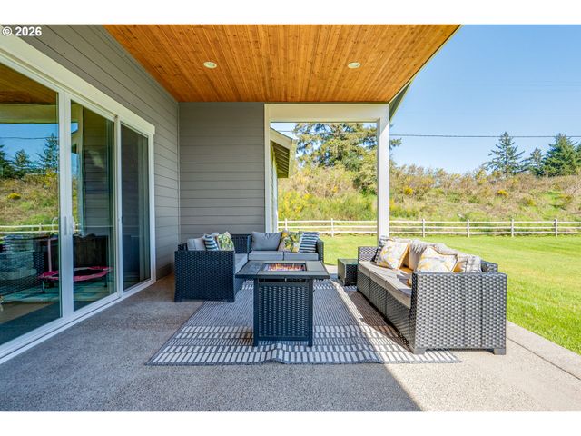 89120 ARROWHEAD Rd, Warrenton, OR 97146