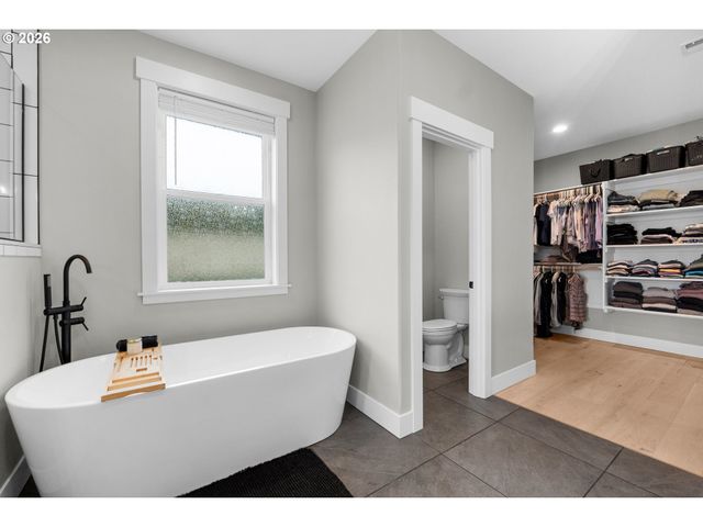 89120 ARROWHEAD Rd, Warrenton, OR 97146