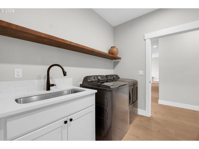 89120 ARROWHEAD Rd, Warrenton, OR 97146