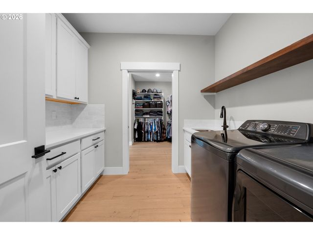 89120 ARROWHEAD Rd, Warrenton, OR 97146