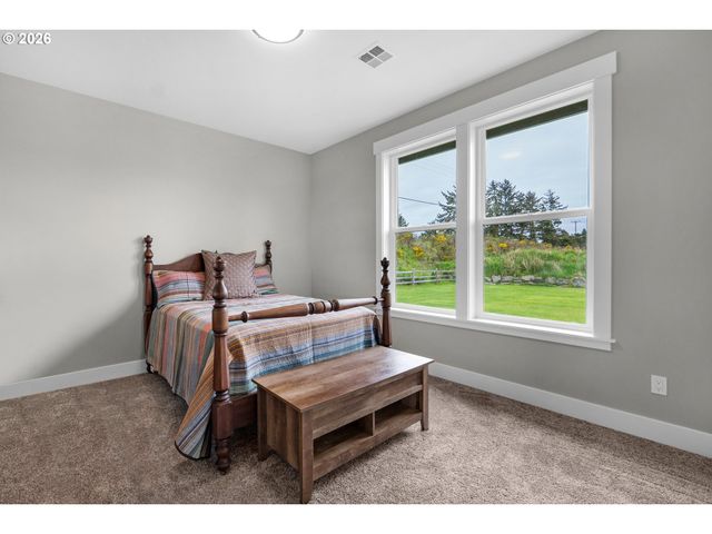 89120 ARROWHEAD Rd, Warrenton, OR 97146