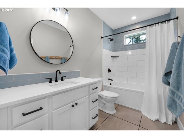 89120 ARROWHEAD Rd, Warrenton, OR 97146