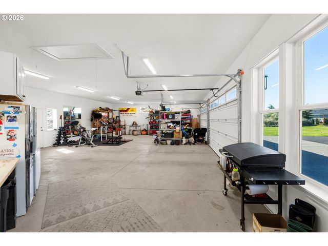 89120 ARROWHEAD Rd, Warrenton, OR 97146