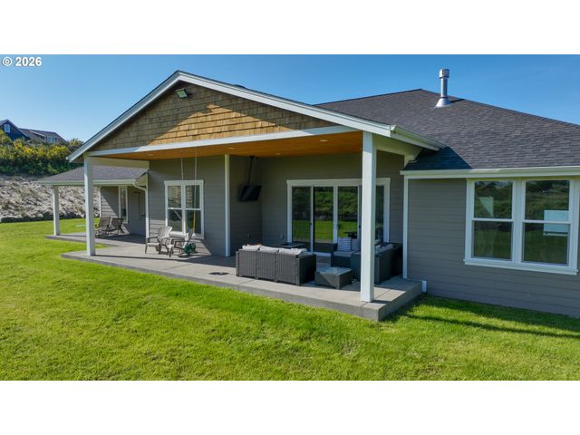 89120 ARROWHEAD Rd, Warrenton, OR 97146
