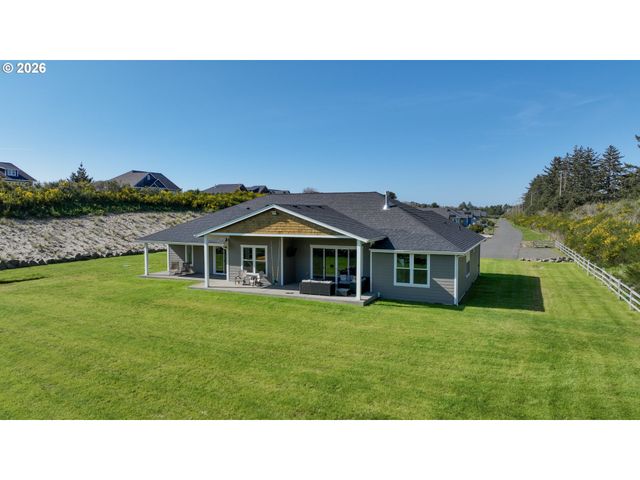 89120 ARROWHEAD Rd, Warrenton, OR 97146