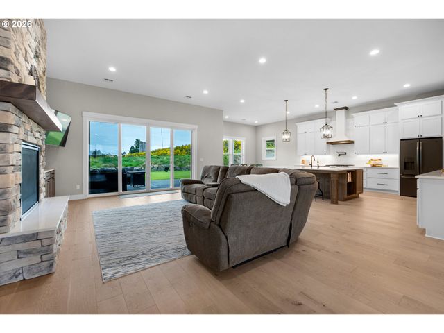 89120 ARROWHEAD Rd, Warrenton, OR 97146