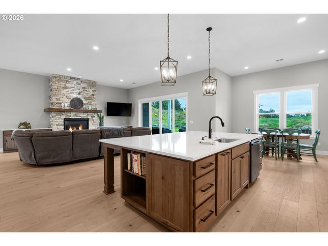 89120 ARROWHEAD Rd, Warrenton, OR 97146