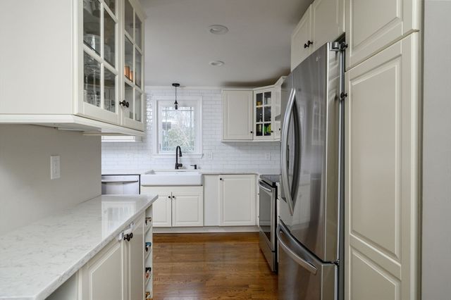 26 French St, Hingham, MA 02043