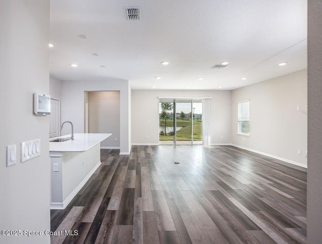 2885 Palisades Drive SE, Palm Bay, FL 32909
