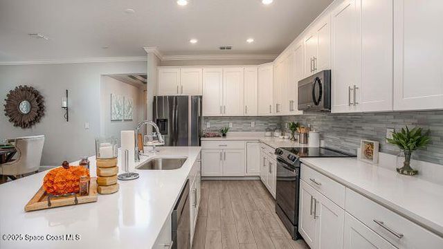 2885 Palisades Drive SE, Palm Bay, FL 32909