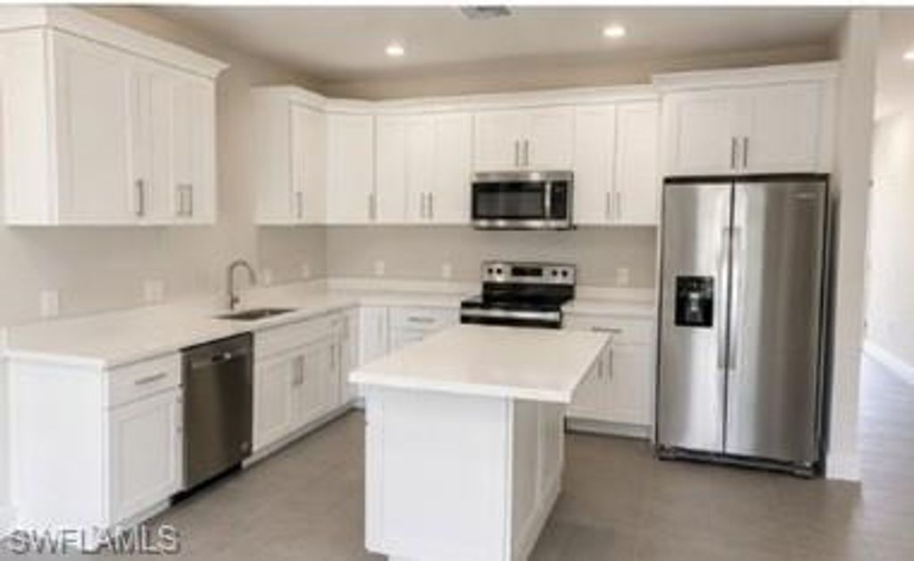 4548-4550 29th ST SW, LEHIGH ACRES, FL 33973 — photo 3