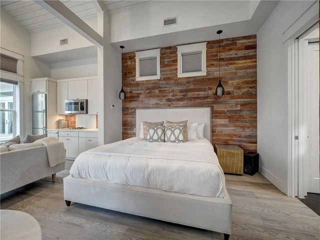 600 Center N 2, Port Aransas, TX 78373