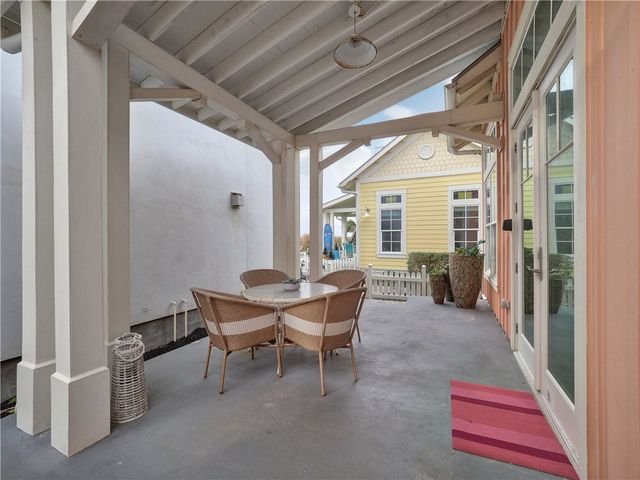 600 Center N 2, Port Aransas, TX 78373
