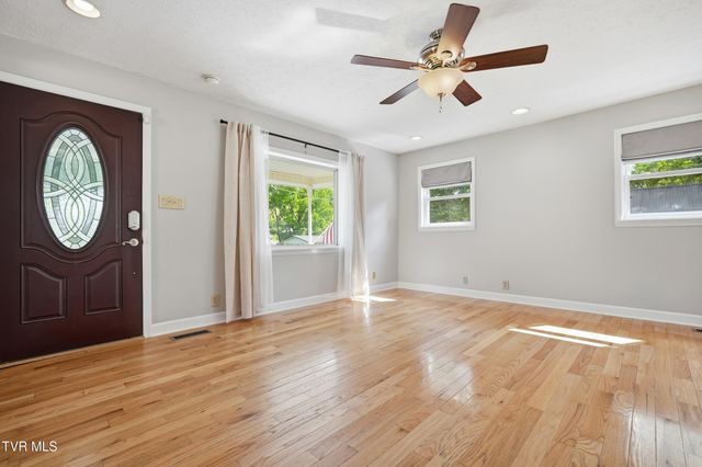610 Leigh Avenue, Pennington Gap, VA 24277
