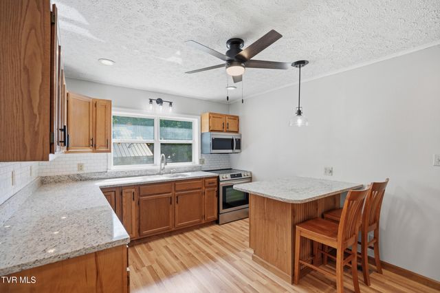 610 Leigh Avenue, Pennington Gap, VA 24277
