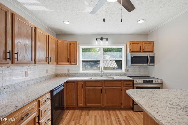 610 Leigh Avenue, Pennington Gap, VA 24277