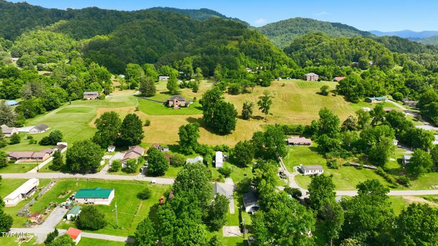610 Leigh Avenue, Pennington Gap, VA 24277