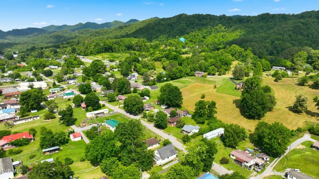 610 Leigh Avenue, Pennington Gap, VA 24277