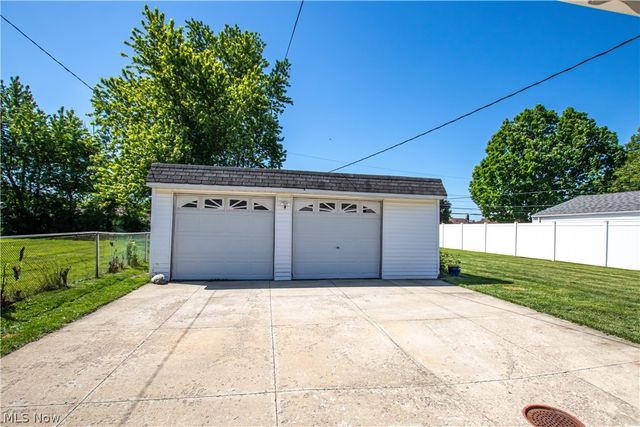 11005 Bobko Boulevard, Parma, OH 44130