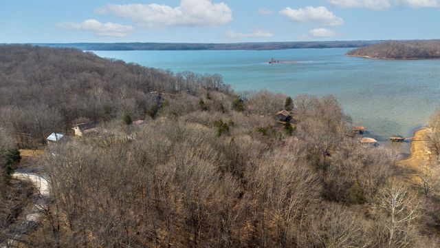 42 Timber Lake Ln, Waverly, TN 37185