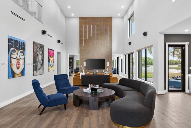 3560 Paddock Rd, Weston, FL 33331