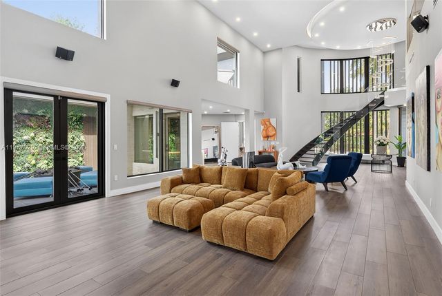 3560 Paddock Rd, Weston, FL 33331