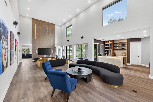 3560 Paddock Rd, Weston, FL 33331