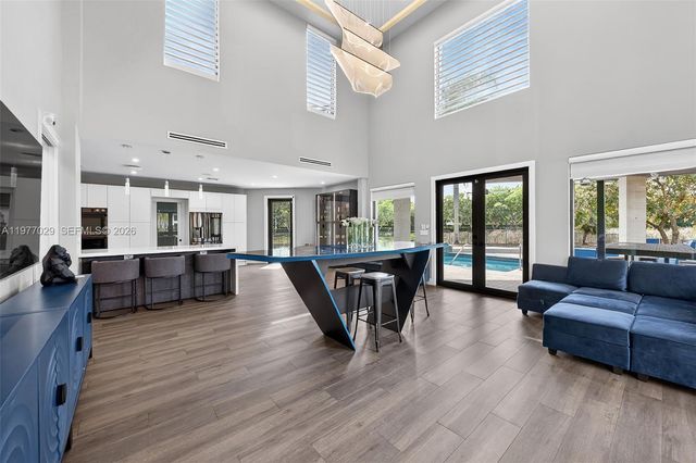 3560 Paddock Rd, Weston, FL 33331