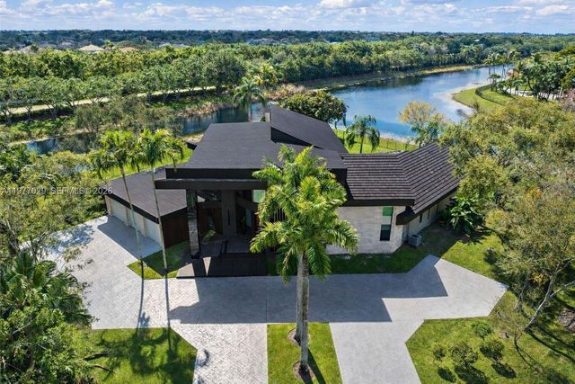 3560 Paddock Rd, Weston, FL 33331