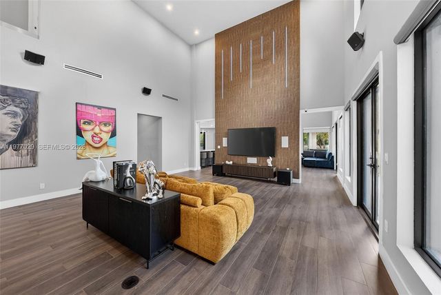 3560 Paddock Rd, Weston, FL 33331