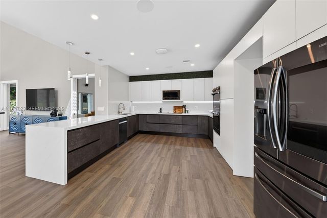 3560 Paddock Rd, Weston, FL 33331