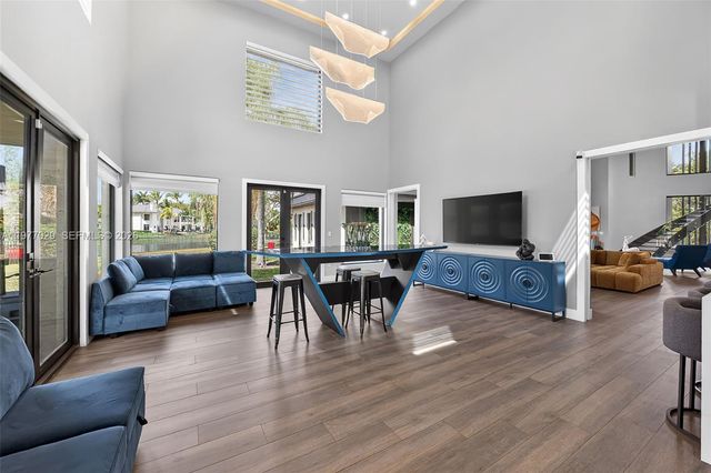 3560 Paddock Rd, Weston, FL 33331