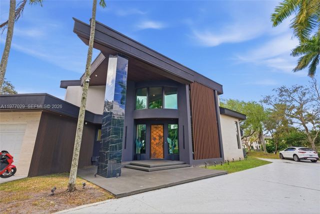 3560 Paddock Rd, Weston, FL 33331