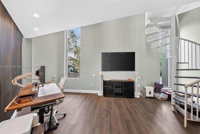 3560 Paddock Rd, Weston, FL 33331