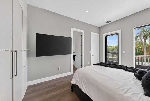 3560 Paddock Rd, Weston, FL 33331