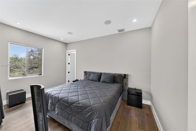 3560 Paddock Rd, Weston, FL 33331